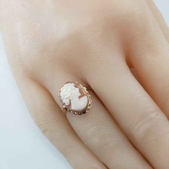 14 Karat Yellow Gold Cameo Ring Size 5.75 #20578 - Picture 8 of 8